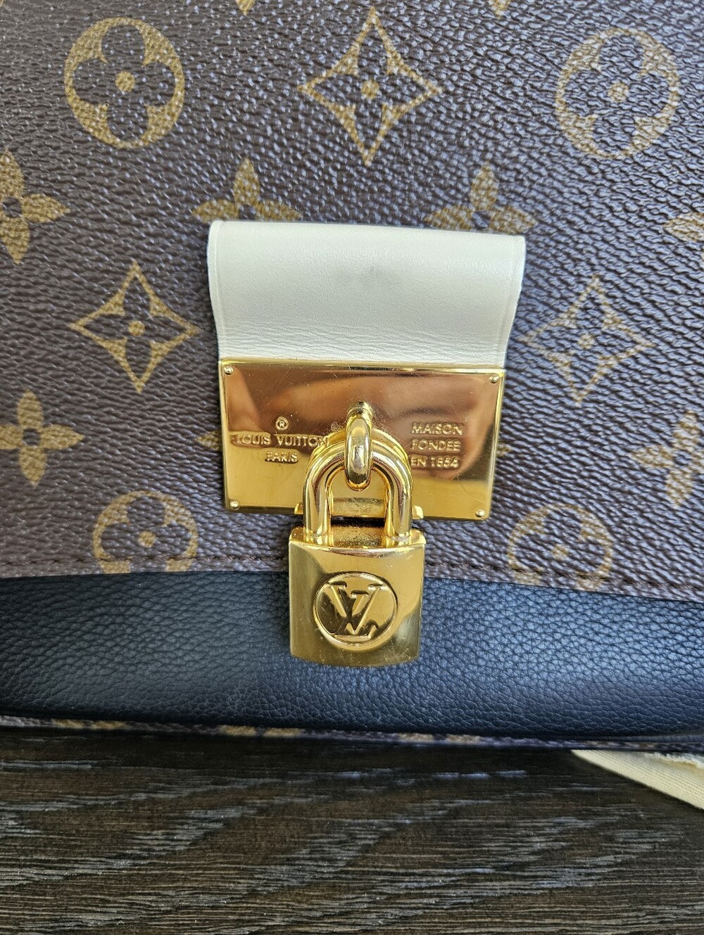 Louis Vuitton Monogram Vaugirard - Picture 9 of 12